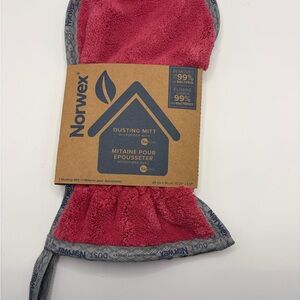 Norwex Dusting Mitt in Pink with Gray Trim